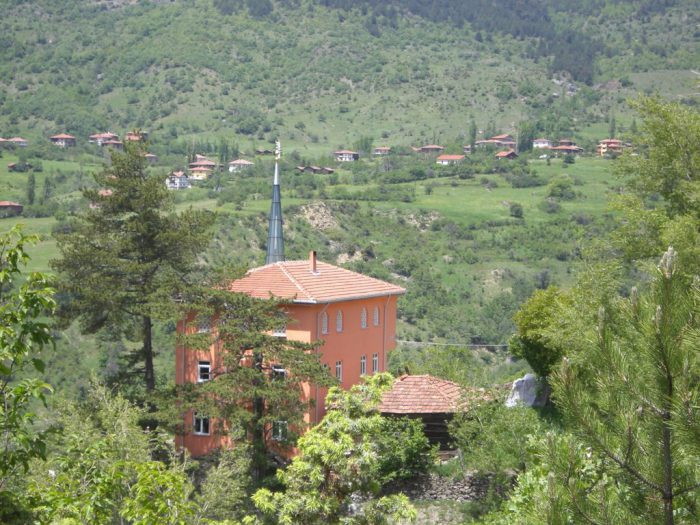 فعالیت های تفریحی رایگان کوش آداسی روستای کرازلی