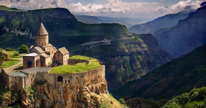 منطقه زیبای قفقاز گرجستان، آذربایجان و ارمنستان